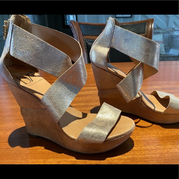Diane Von Furstenburg Gold Opal wedges - Picture 2 of 12